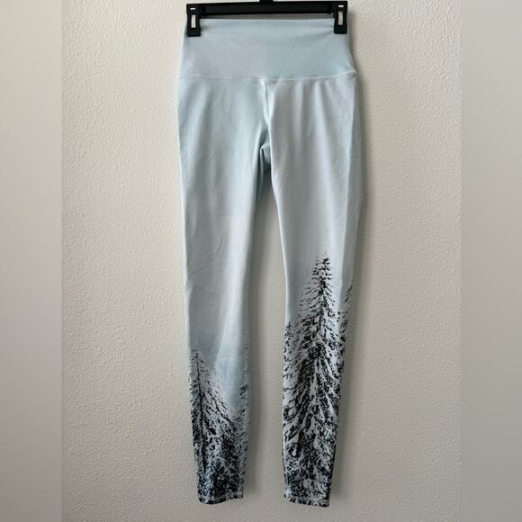 ALO Yoga Pants - Alo Yoga Airbrush High Waisted Leggings Winter Scape For Tree Print Size XS A107
